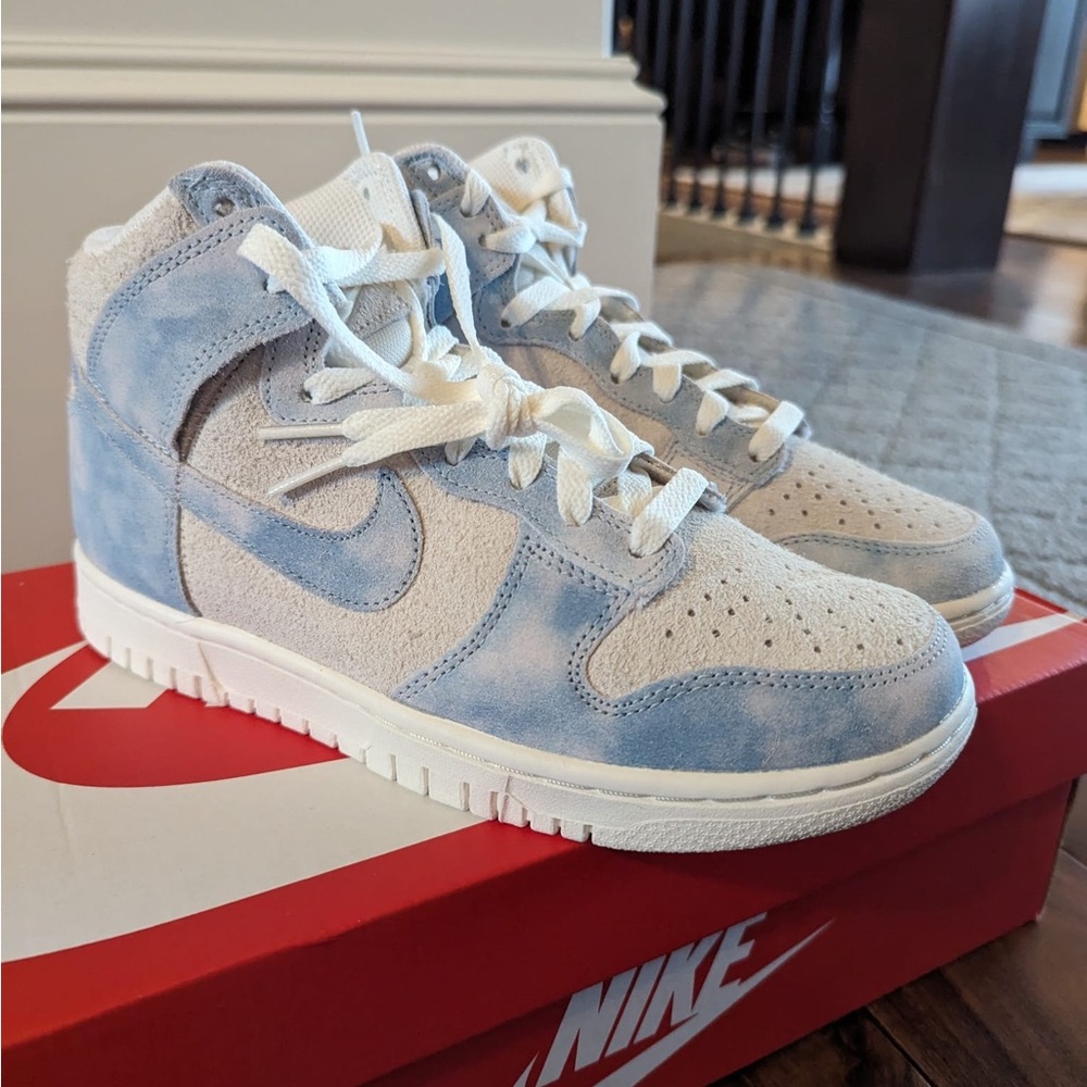 Nike Dunk High SE Women's Sneaker Clouds Blue White Shoes